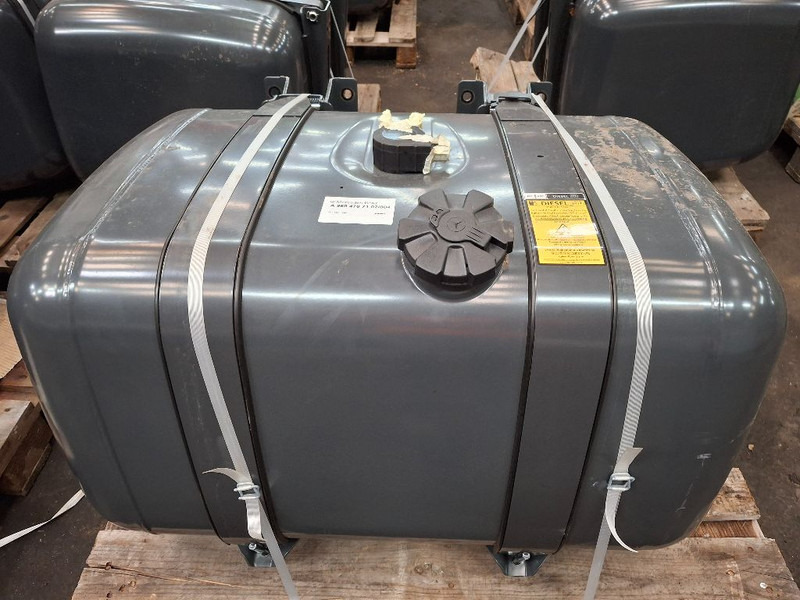 Mercedes-Benz 290L - Kütusepaak: pilt 1 Mercedes-Benz 290L - Kütusepaak: pilt 1