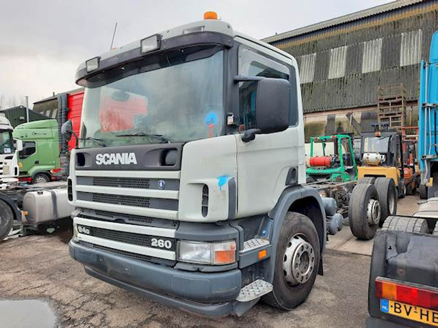 Scania P 94 DB 260 - Kabiinišassiiga veoauto: pilt 1 Scania P 94 DB 260 - Kabiinišassiiga veoauto: pilt 1