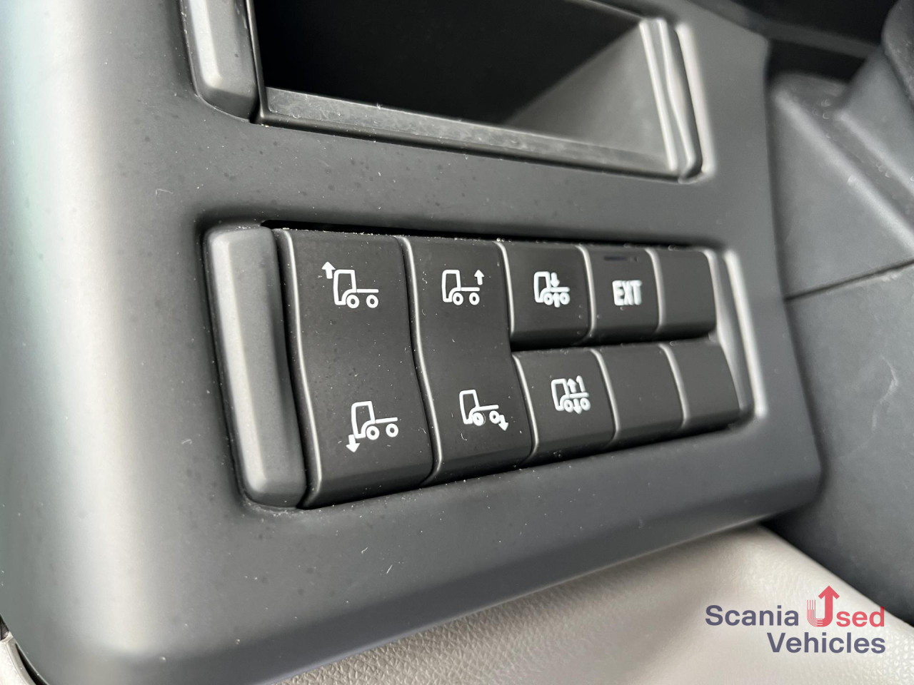 SCANIA P 320 B6x2*4NB RETARDER FULL AIR 8T 7.2x2.5x2.35M - Kasti veoauto: pilt 4 SCANIA P 320 B6x2*4NB RETARDER FULL AIR 8T 7.2x2.5x2.35M - Kasti veoauto: pilt 4