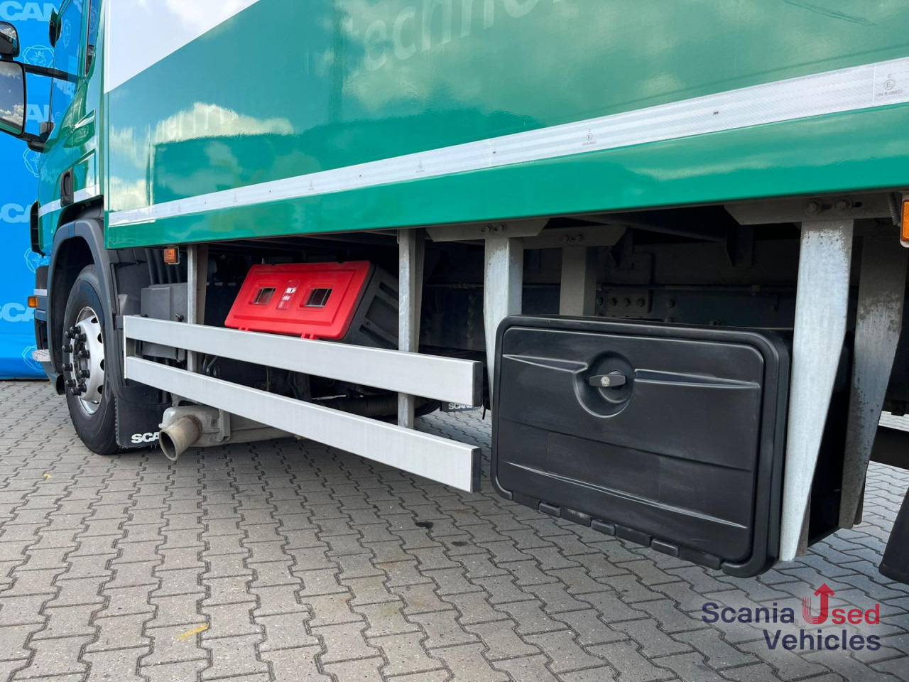 SCANIA P 320 DB6x2*4MNB RETARDER FULL AIR 8T TAIL LIFT 2T - Kasti veoauto: pilt 4 SCANIA P 320 DB6x2*4MNB RETARDER FULL AIR 8T TAIL LIFT 2T - Kasti veoauto: pilt 4