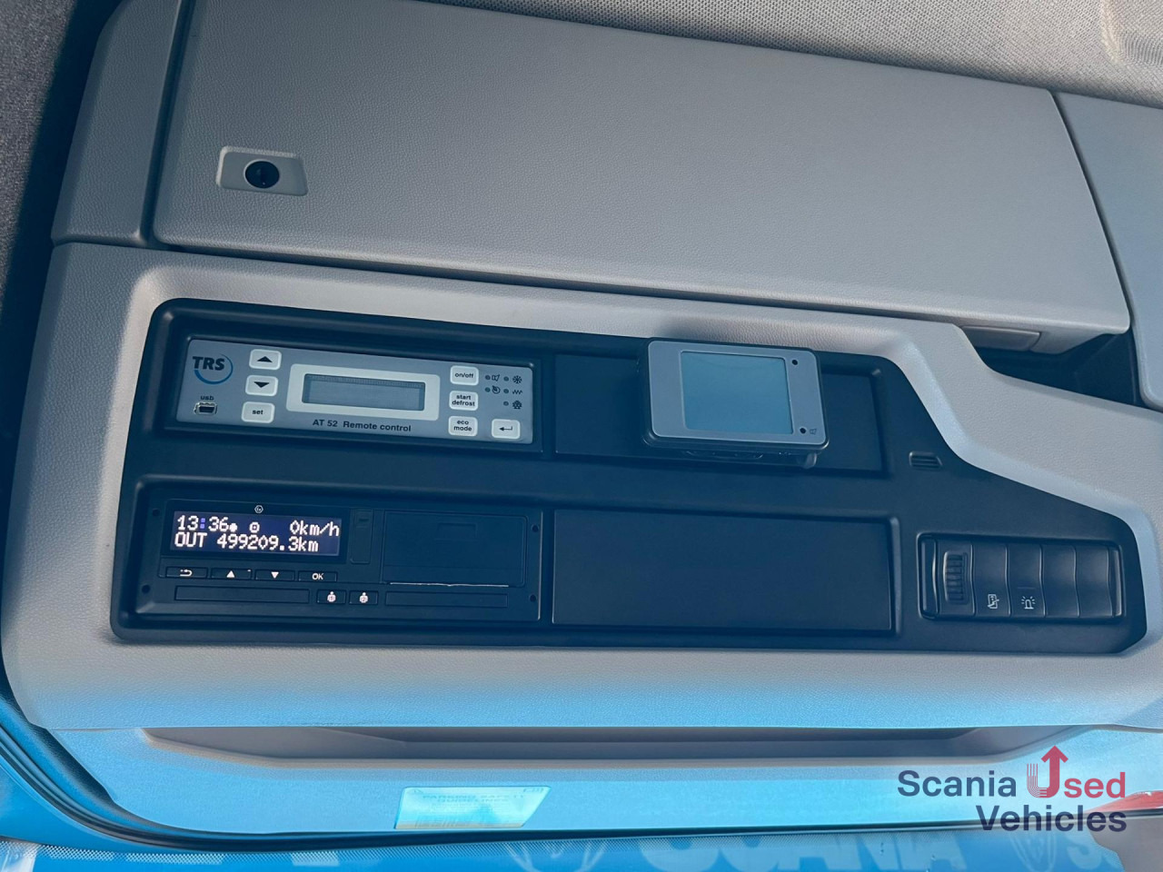 SCANIA R 410 B6x2*4NB LNG RETARDER FRIGO CHEREAU 765x250x - Külmutiga veoauto: pilt 4 SCANIA R 410 B6x2*4NB LNG RETARDER FRIGO CHEREAU 765x250x - Külmutiga veoauto: pilt 4