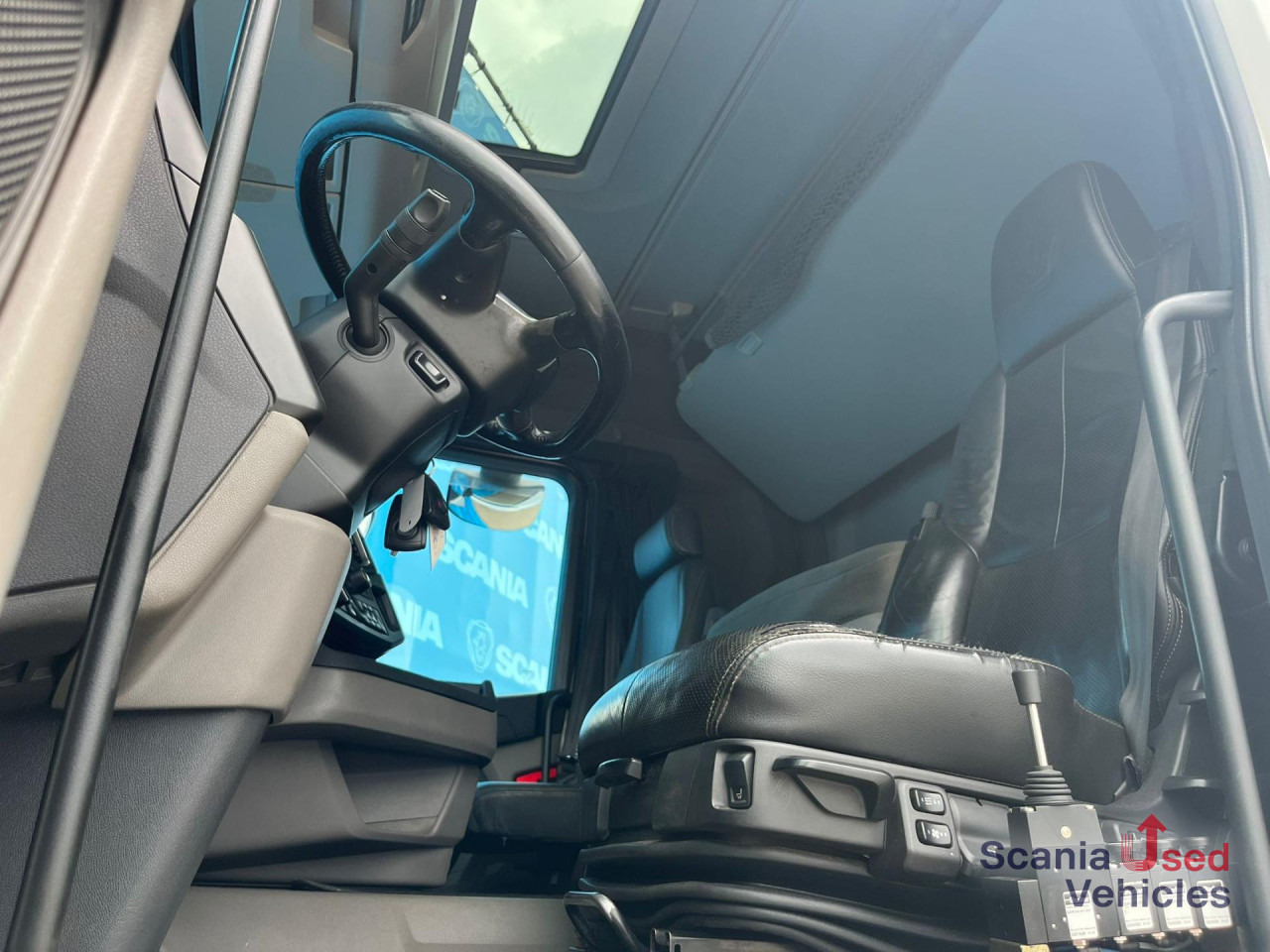 SCANIA R 500 B6x2NB HOOKLIFT RETARDER FULL-AIR 9T DIIF-L - Kabiinišassiiga veoauto: pilt 2 SCANIA R 500 B6x2NB HOOKLIFT RETARDER FULL-AIR 9T DIIF-L - Kabiinišassiiga veoauto: pilt 2