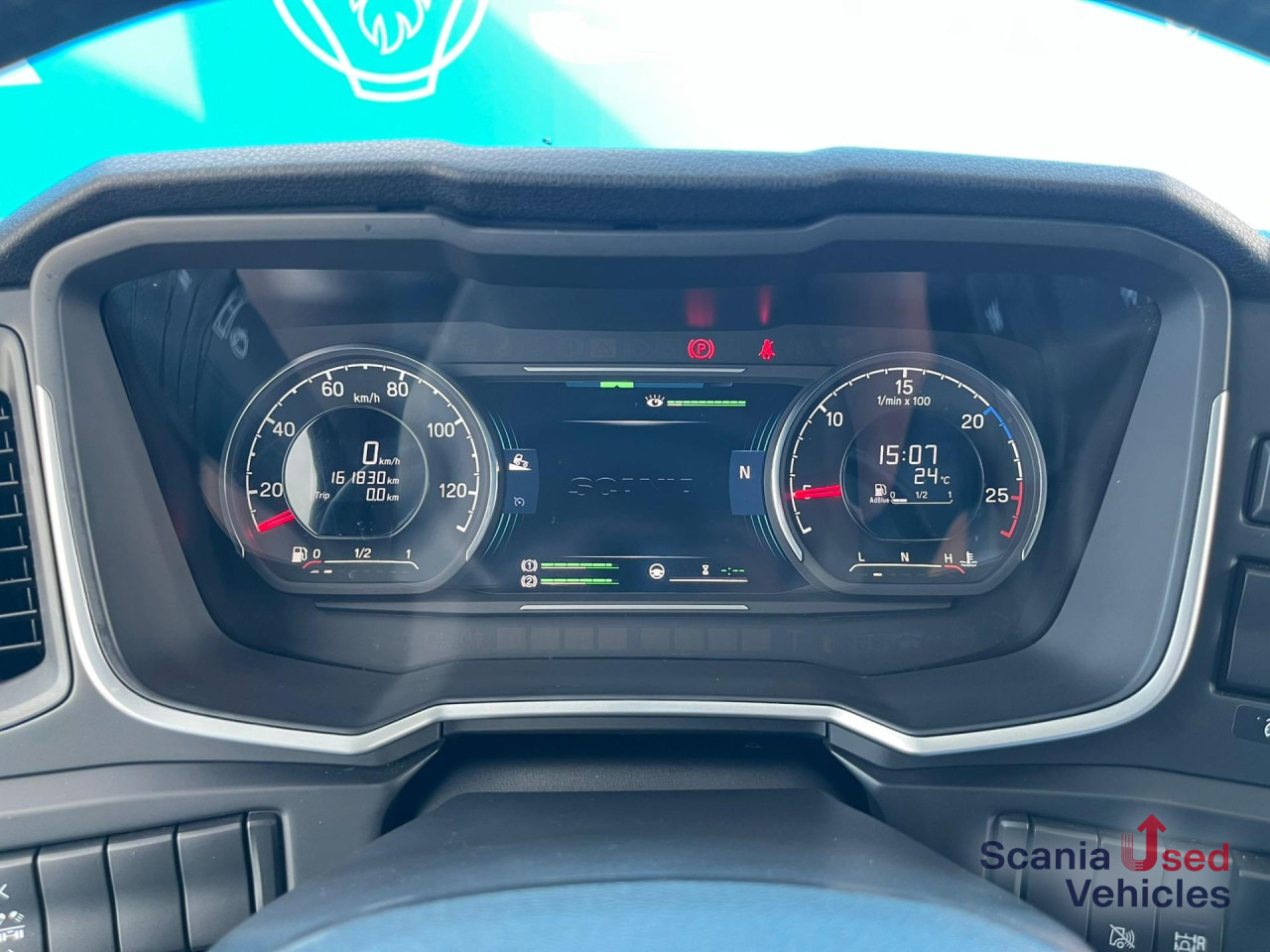 SCANIA S 460 A4x2NB CRB FULL AIR 8T DIFF-L P-AIRCO SMART2 - Sadulveok: pilt 5 SCANIA S 460 A4x2NB CRB FULL AIR 8T DIFF-L P-AIRCO SMART2 - Sadulveok: pilt 5