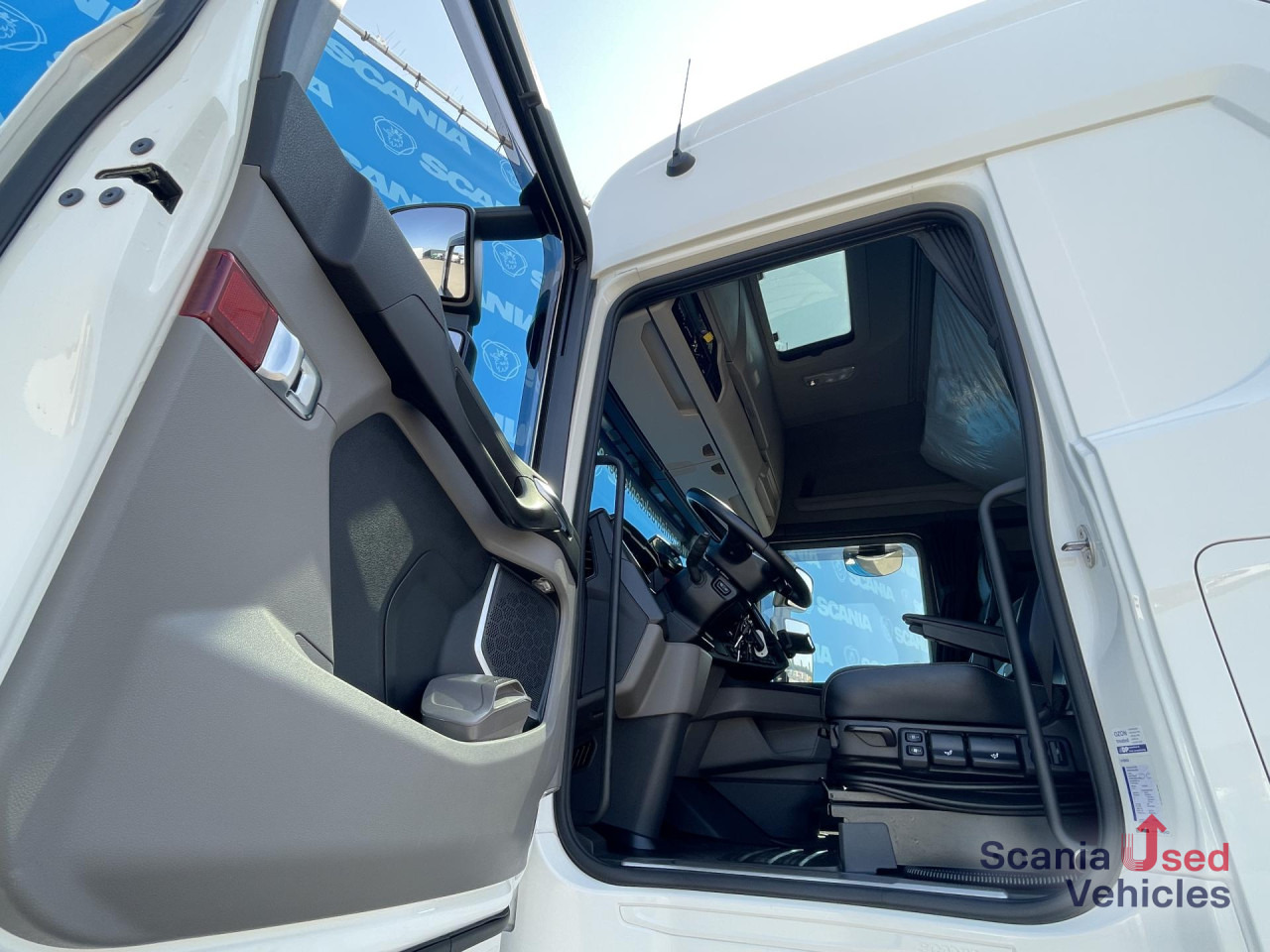 SCANIA S 500 A4x2NB RETARDER DIFF-L PARK AIRCO FULL AIR - Sadulveok: pilt 5 SCANIA S 500 A4x2NB RETARDER DIFF-L PARK AIRCO FULL AIR - Sadulveok: pilt 5