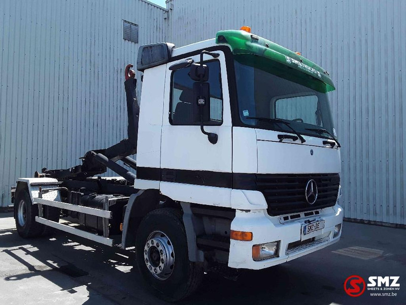Mercedes-Benz Actros 1831 manual lames airco belgium truck - Konteinerveduk/ Tõstukiga veoauto: pilt 1 Mercedes-Benz Actros 1831 manual lames airco belgium truck - Konteinerveduk/ Tõstukiga veoauto: pilt 1