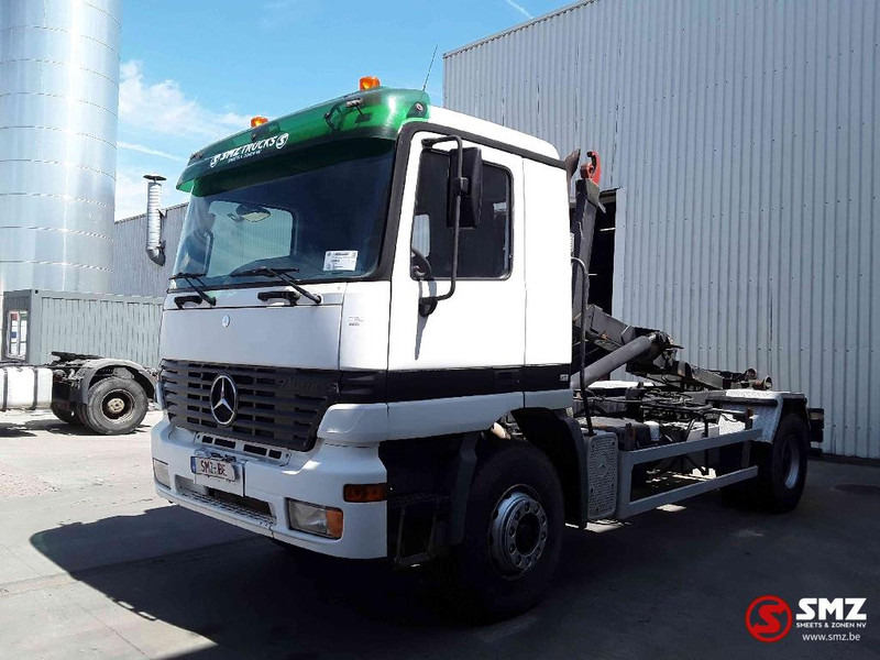 Mercedes-Benz Actros 1831 manual lames airco belgium truck - Konteinerveduk/ Tõstukiga veoauto: pilt 3 Mercedes-Benz Actros 1831 manual lames airco belgium truck - Konteinerveduk/ Tõstukiga veoauto: pilt 3