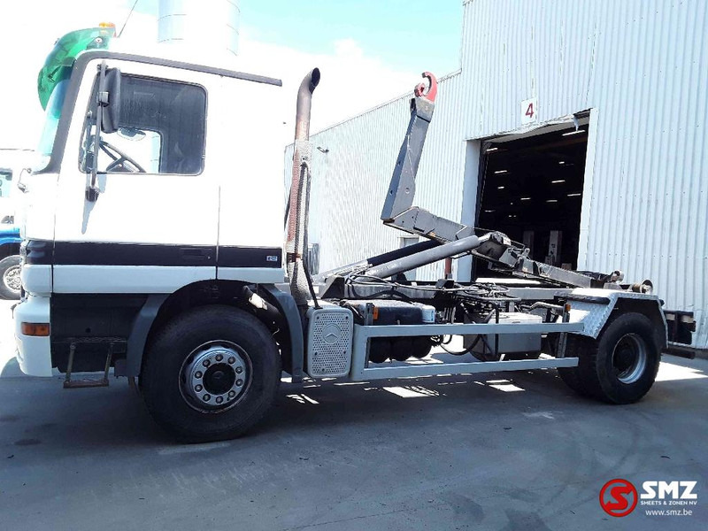 Mercedes-Benz Actros 1831 manual lames airco belgium truck - Konteinerveduk/ Tõstukiga veoauto: pilt 5 Mercedes-Benz Actros 1831 manual lames airco belgium truck - Konteinerveduk/ Tõstukiga veoauto: pilt 5
