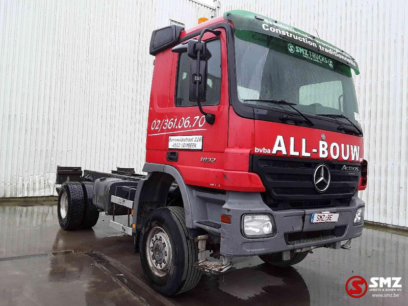 Mercedes-Benz Actros 1832 4x4 209000 km!! - Kabiinišassiiga veoauto: pilt 1 Mercedes-Benz Actros 1832 4x4 209000 km!! - Kabiinišassiiga veoauto: pilt 1