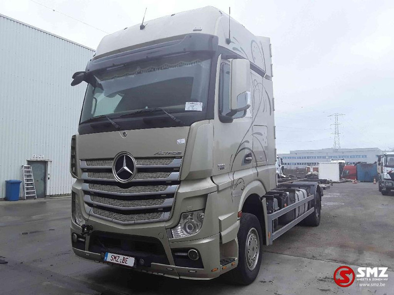 Mercedes-Benz Actros 1851 motor KO broken casse - Konteinerveduk/ Tõstukiga veoauto: pilt 3 Mercedes-Benz Actros 1851 motor KO broken casse - Konteinerveduk/ Tõstukiga veoauto: pilt 3