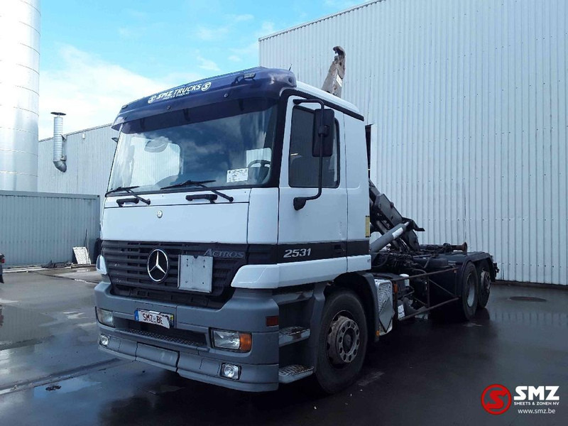 Mercedes-Benz Actros 2531 francais - Konteinerveduk/ Tõstukiga veoauto: pilt 3 Mercedes-Benz Actros 2531 francais - Konteinerveduk/ Tõstukiga veoauto: pilt 3