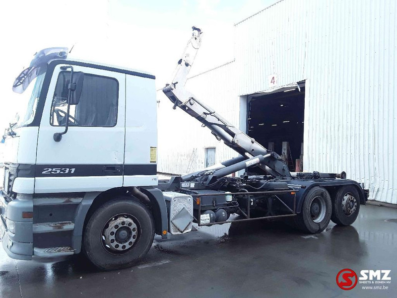 Mercedes-Benz Actros 2531 francais - Konteinerveduk/ Tõstukiga veoauto: pilt 5 Mercedes-Benz Actros 2531 francais - Konteinerveduk/ Tõstukiga veoauto: pilt 5