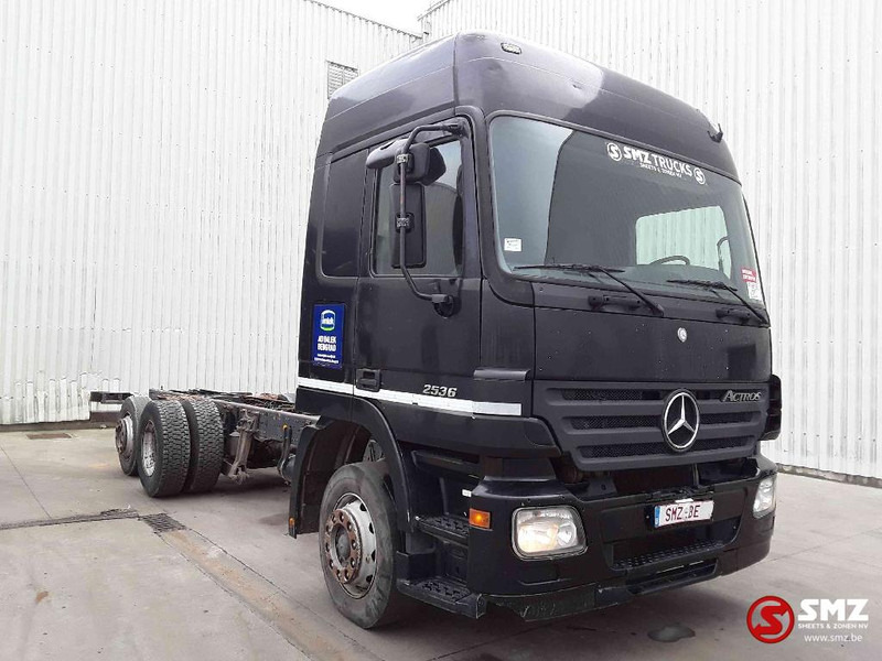 Mercedes-Benz Actros 2536 - Kabiinišassiiga veoauto: pilt 1 Mercedes-Benz Actros 2536 - Kabiinišassiiga veoauto: pilt 1