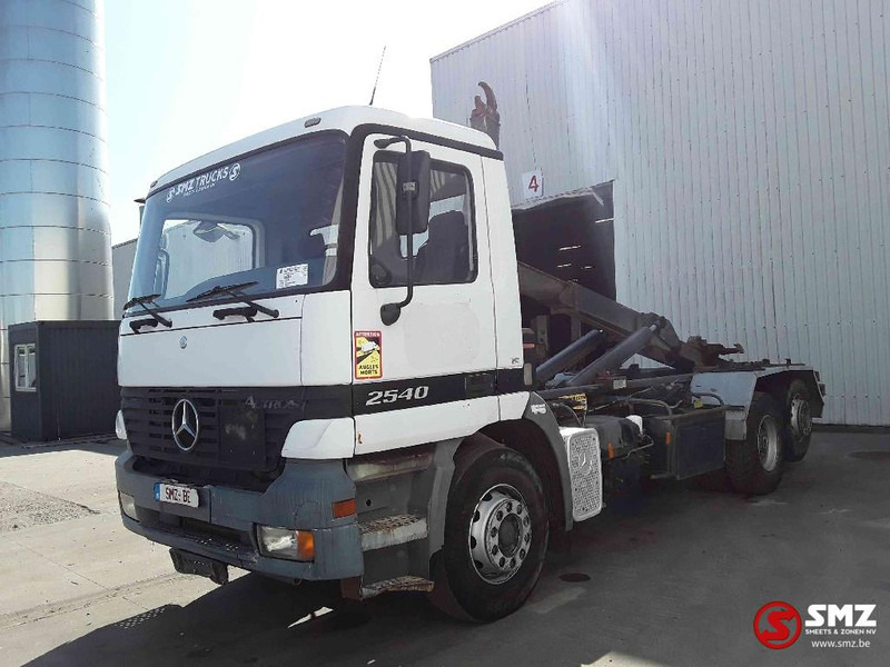 Mercedes-Benz Actros 2540 6x2 francais - Konteinerveduk/ Tõstukiga veoauto: pilt 3 Mercedes-Benz Actros 2540 6x2 francais - Konteinerveduk/ Tõstukiga veoauto: pilt 3