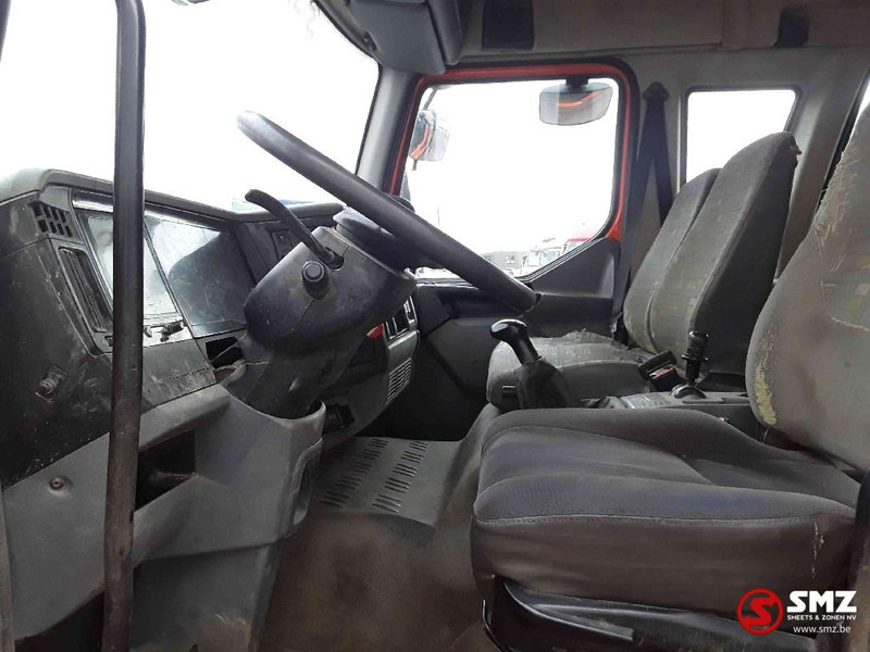 Interior photo 1: Kallurauto, Kraanaga veoauto Renault Midlum 210 Hiab 102 manual pump