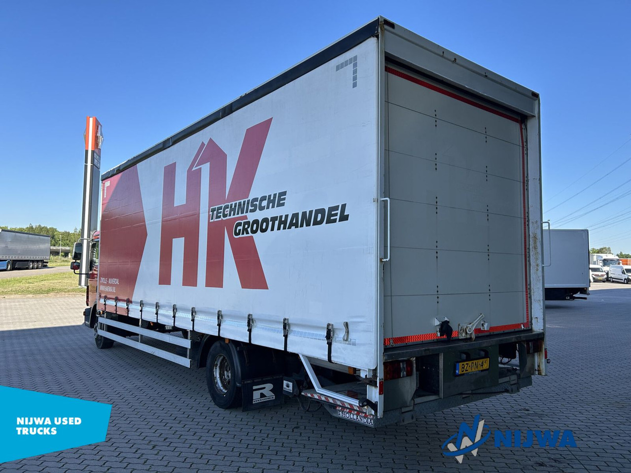 MAN TGL 12.180 4x2 Roldeur + Laadklep - Tent veoauto: pilt 4 MAN TGL 12.180 4x2 Roldeur + Laadklep - Tent veoauto: pilt 4
