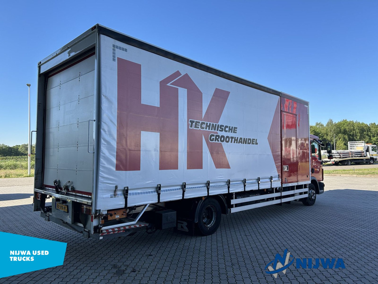 MAN TGL 12.180 4x2 Roldeur + Laadklep - Tent veoauto: pilt 3 MAN TGL 12.180 4x2 Roldeur + Laadklep - Tent veoauto: pilt 3
