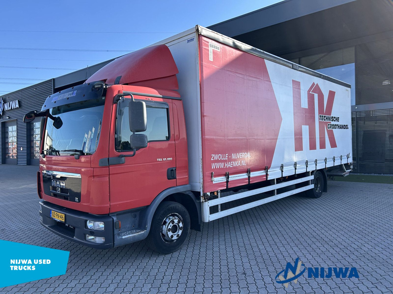MAN TGL 12.180 4x2 Roldeur + Laadklep - Tent veoauto: pilt 1 MAN TGL 12.180 4x2 Roldeur + Laadklep - Tent veoauto: pilt 1