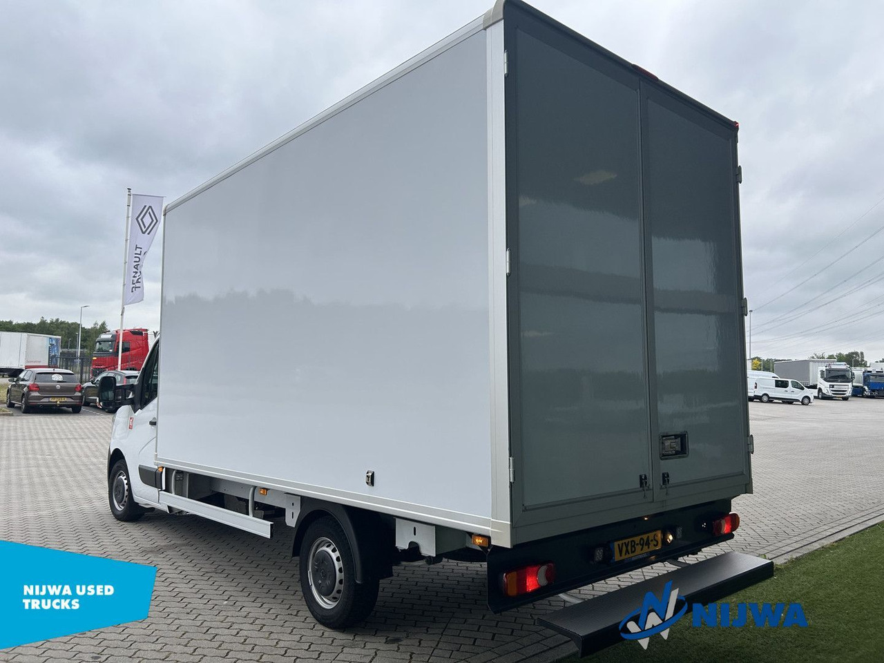 Renault Master T35 165 Navigatie + Achteruitrijcamera - Kabiinišassiiga veoauto: pilt 4 Renault Master T35 165 Navigatie + Achteruitrijcamera - Kabiinišassiiga veoauto: pilt 4
