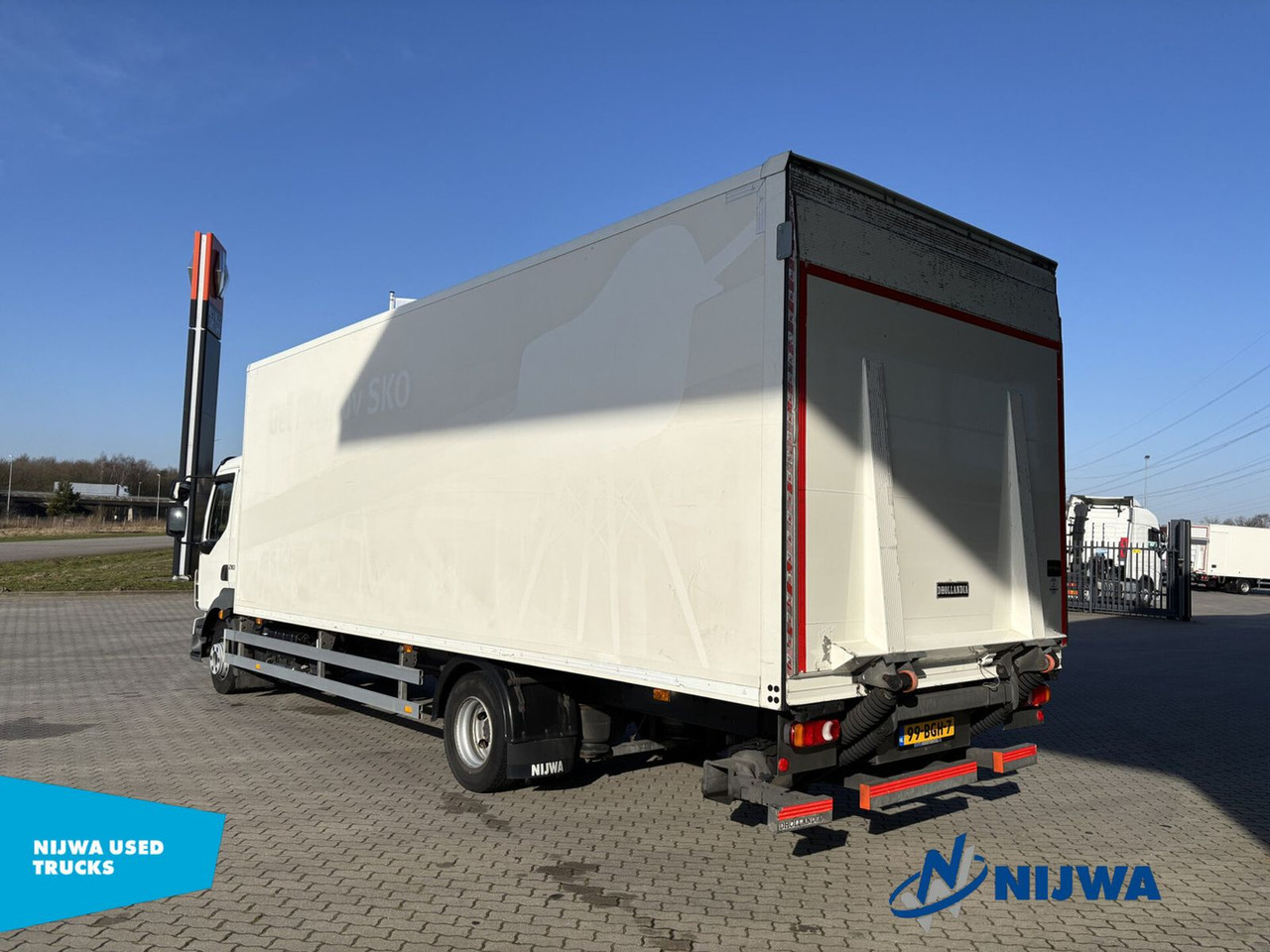 Volvo FL 210 4x2 Laadklep + Zijdeur - Kasti veoauto: pilt 4 Volvo FL 210 4x2 Laadklep + Zijdeur - Kasti veoauto: pilt 4