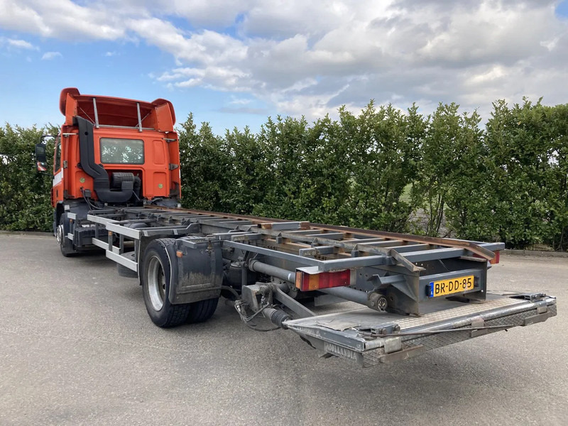 DAF CF65.180 Euro3 Manual / Laadklep - Kabiinišassiiga veoauto: pilt 3 DAF CF65.180 Euro3 Manual / Laadklep - Kabiinišassiiga veoauto: pilt 3