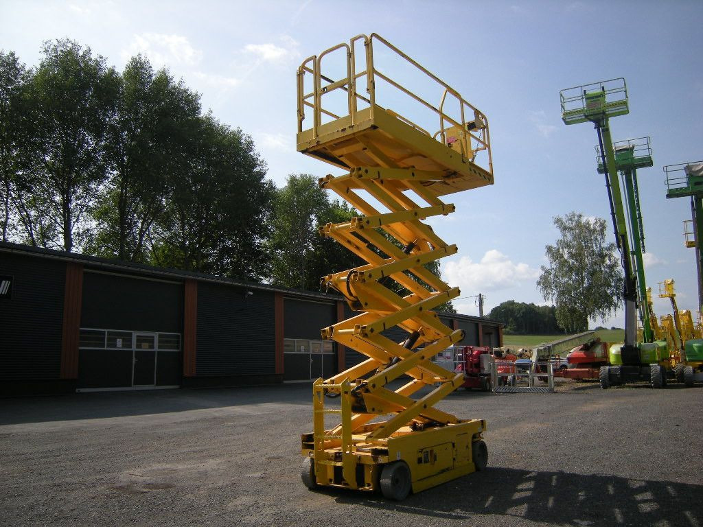 Genie GS 4047 Scherenarbeitsbühne Genie 14 m - Veoautolt tõusev platvorm: pilt 2 Genie GS 4047 Scherenarbeitsbühne Genie 14 m - Veoautolt tõusev platvorm: pilt 2