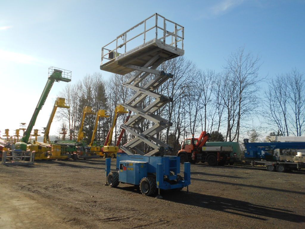 Genie GS4069BE, Hybrid, Allrad, Stützen, AH 14 m - Käärlift: pilt 4 Genie GS4069BE, Hybrid, Allrad, Stützen, AH 14 m - Käärlift: pilt 4