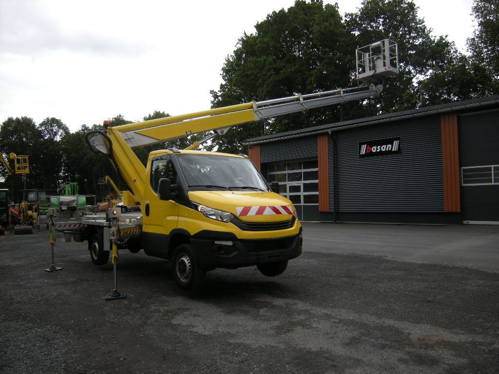 IVECO Daily mit Multitel MT204EX, AH 20m - Veoautolt tõusev platvorm: pilt 2 IVECO Daily mit Multitel MT204EX, AH 20m - Veoautolt tõusev platvorm: pilt 2