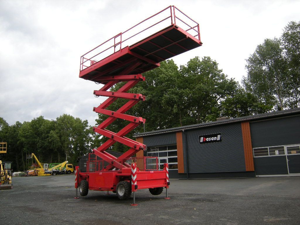 Scherenarbeitsbühne Liftlux SL172-24D4WD,S AH 19 - Veoautolt tõusev platvorm: pilt 1 Scherenarbeitsbühne Liftlux SL172-24D4WD,S AH 19 - Veoautolt tõusev platvorm: pilt 1
