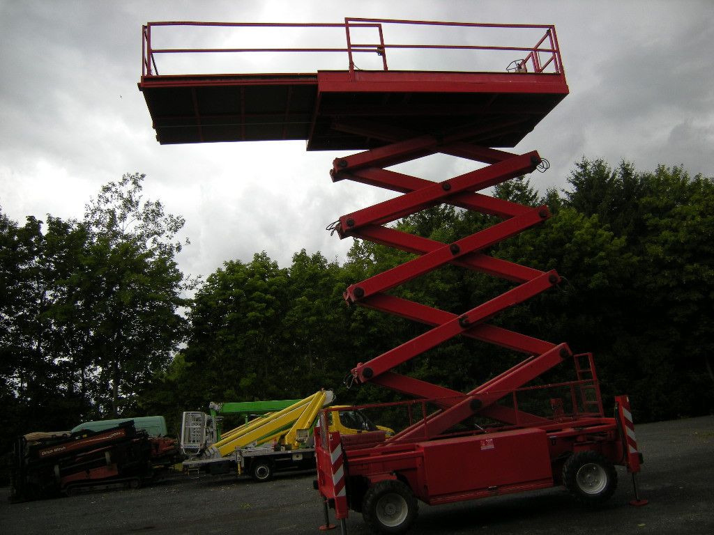 Scherenarbeitsbühne Liftlux SL172-24D4WD,S AH 19 - Veoautolt tõusev platvorm: pilt 4 Scherenarbeitsbühne Liftlux SL172-24D4WD,S AH 19 - Veoautolt tõusev platvorm: pilt 4