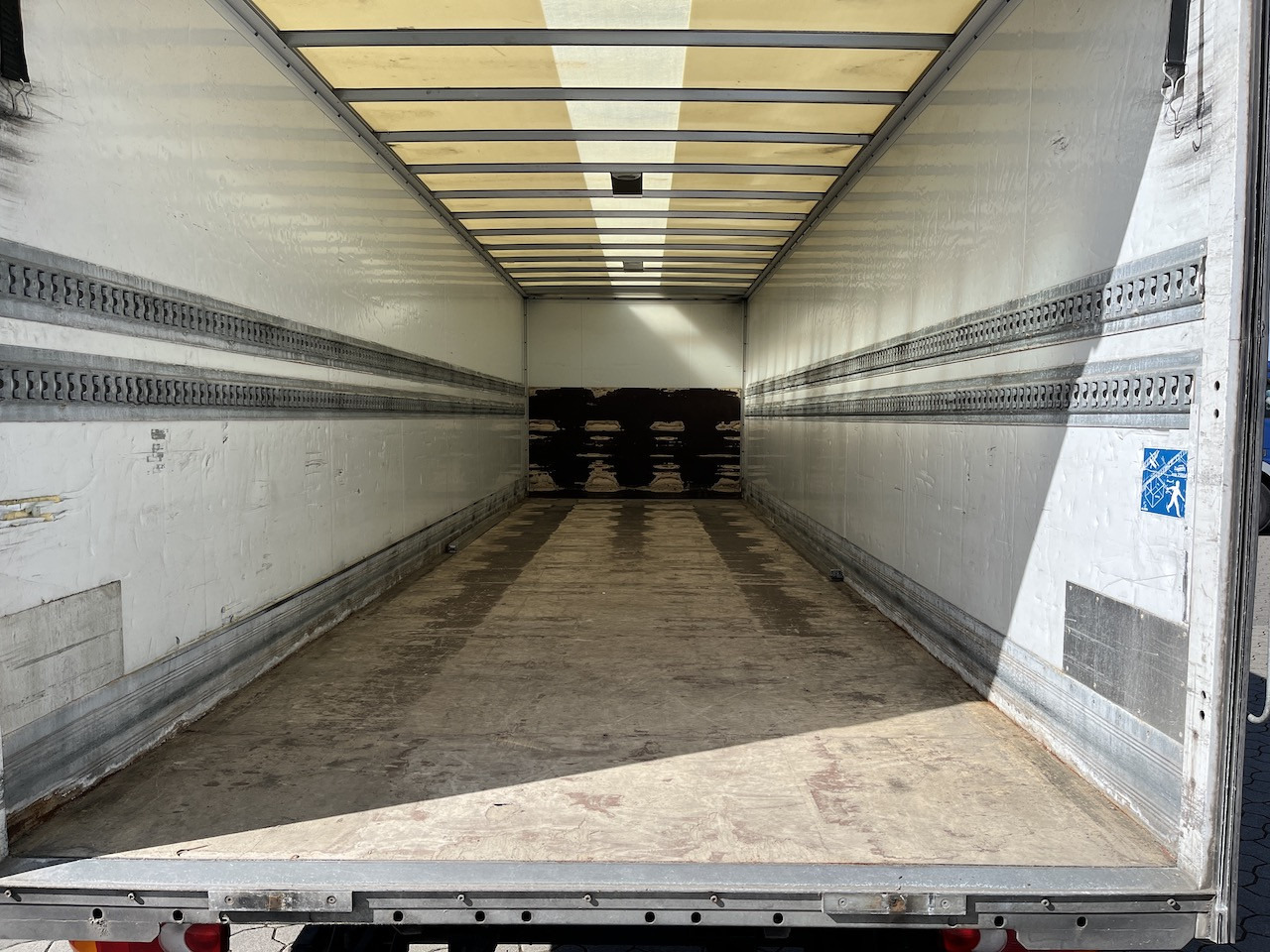 Iveco 120E25 Eurocargo 4x2 Koffer | Ladebordwand - Kasti veoauto: pilt 3 Iveco 120E25 Eurocargo 4x2 Koffer | Ladebordwand - Kasti veoauto: pilt 3