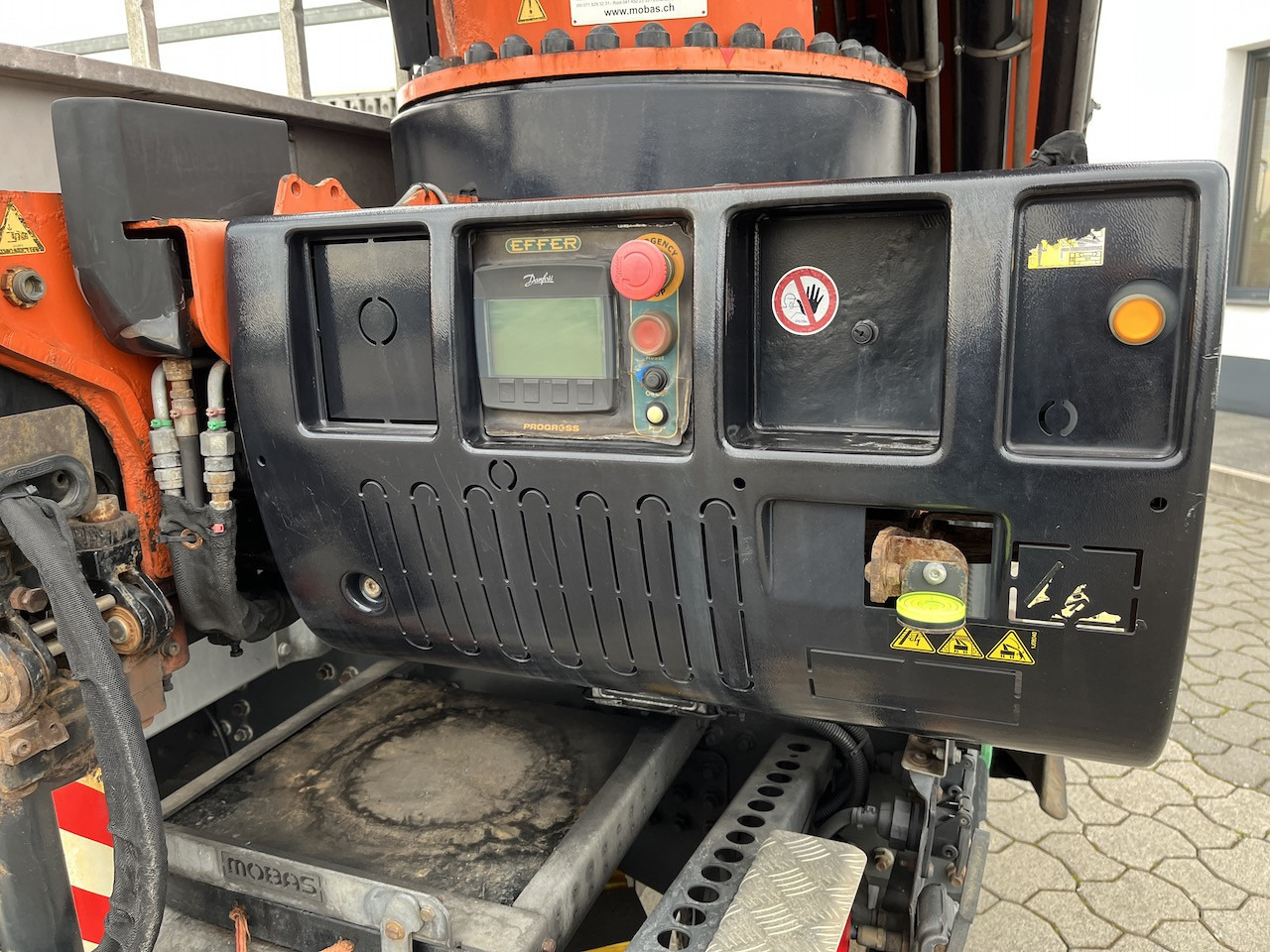 Mercedes-Benz Actros 2545 6x2 Atlas 265-A6 Lenk- Liftachse - Madelveok/ Platvormveok, Kraanaga veoauto: pilt 4 Mercedes-Benz Actros 2545 6x2 Atlas 265-A6 Lenk- Liftachse - Madelveok/ Platvormveok, Kraanaga veoauto: pilt 4