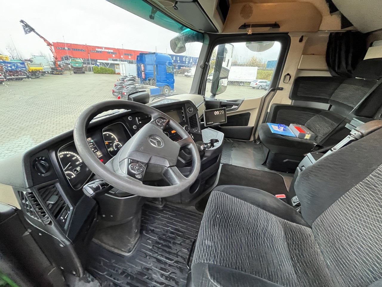 Mercedes-Benz Actros 2745 6x2 Gergen 21 70 Abrollkipper - Konkstõstukiga veoauto: pilt 3 Mercedes-Benz Actros 2745 6x2 Gergen 21 70 Abrollkipper - Konkstõstukiga veoauto: pilt 3