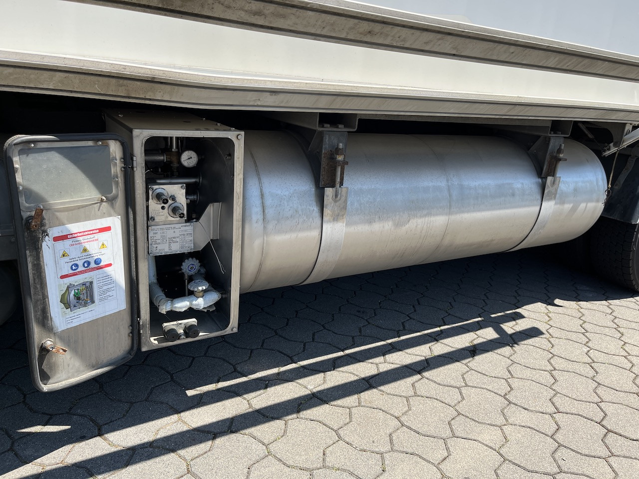 Mercedes-Benz Antos 1840 4x4 HAD LBW Kühlung Flüssigstickstoff - Külmutiga veoauto: pilt 4 Mercedes-Benz Antos 1840 4x4 HAD LBW Kühlung Flüssigstickstoff - Külmutiga veoauto: pilt 4