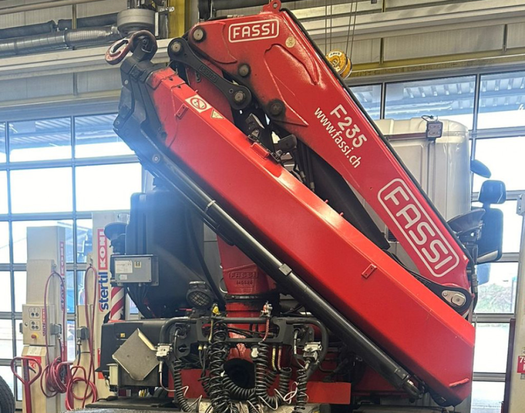 Mercedes-Benz FASSI F 235 A.2.23 Kran + Funk - Kraana-manipulaator: pilt 1 Mercedes-Benz FASSI F 235 A.2.23 Kran + Funk - Kraana-manipulaator: pilt 1