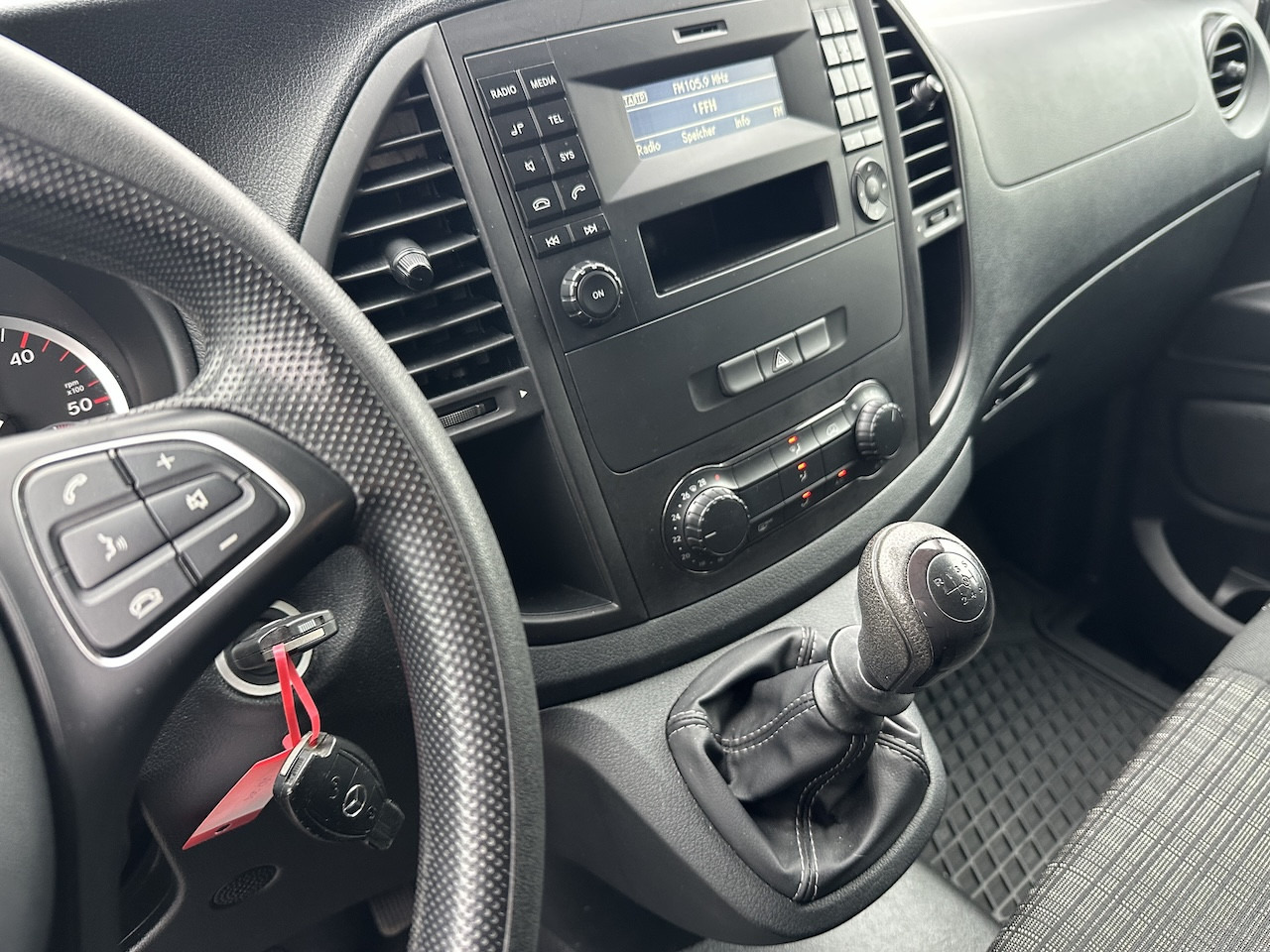 Mercedes-Benz Vito 111 CDI 9 Sitzer BT FSE Klima Tempomat Radio - Muu seadmestik: pilt 5 Mercedes-Benz Vito 111 CDI 9 Sitzer BT FSE Klima Tempomat Radio - Muu seadmestik: pilt 5
