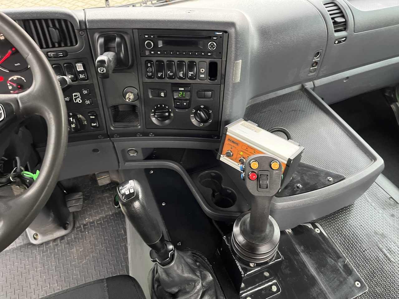 Scania G 450 8x4 Trösch Abrollkipper - Konkstõstukiga veoauto: pilt 4 Scania G 450 8x4 Trösch Abrollkipper - Konkstõstukiga veoauto: pilt 4