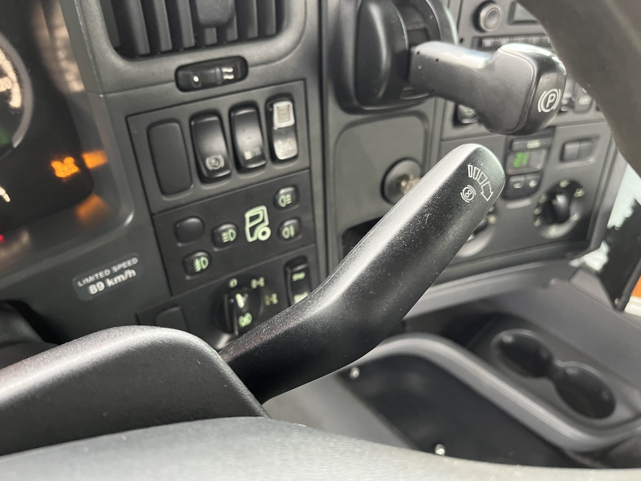 Scania G 450 8x4 Trösch Abrollkipper - Konkstõstukiga veoauto: pilt 3 Scania G 450 8x4 Trösch Abrollkipper - Konkstõstukiga veoauto: pilt 3