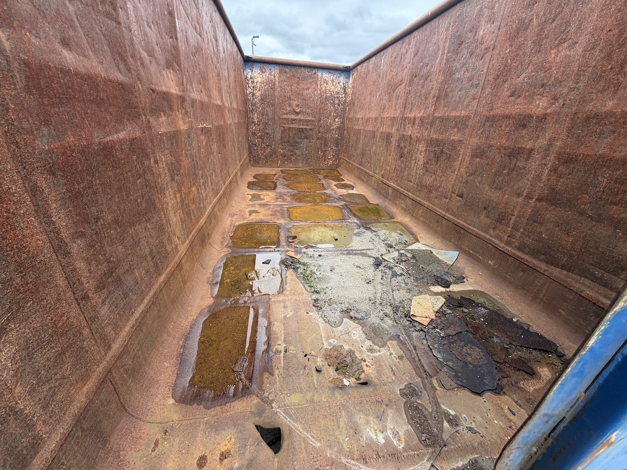 Mercedes-Benz Abrollcontainer   Abrollmulde 37 cbm - Veoauto: pilt 4 Mercedes-Benz Abrollcontainer   Abrollmulde 37 cbm - Veoauto: pilt 4