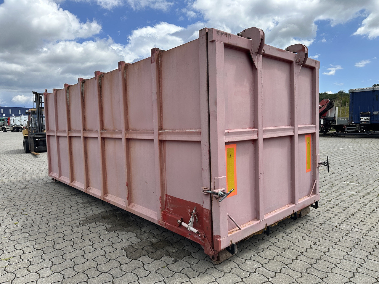 Mercedes-Benz Wassercontainer Mulde 30 cbm Silo für Abrollkipper - Veoauto: pilt 5 Mercedes-Benz Wassercontainer Mulde 30 cbm Silo für Abrollkipper - Veoauto: pilt 5