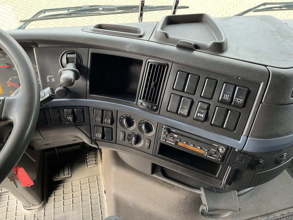 Volvo FH 520 6x2 Palfinger PK 12502 | AHK - Kraanaga veoauto, Madelveok/ Platvormveok: pilt 4 Volvo FH 520 6x2 Palfinger PK 12502 | AHK - Kraanaga veoauto, Madelveok/ Platvormveok: pilt 4