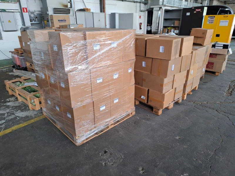 Komatsu 6125-81-7032 - Mootor - Ehitusmasinad: pilt 2 Komatsu 6125-81-7032 - Mootor - Ehitusmasinad: pilt 2