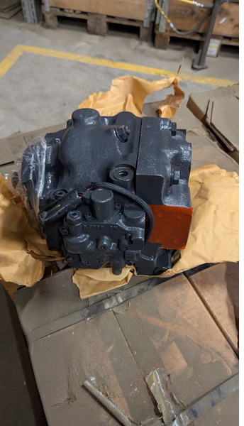 Komatsu WA380-6 or WA430-6 hydraulic pump 708-1W-41570 - Hüdraulika - Ehitusmasinad: pilt 1 Komatsu WA380-6 or WA430-6 hydraulic pump 708-1W-41570 - Hüdraulika - Ehitusmasinad: pilt 1