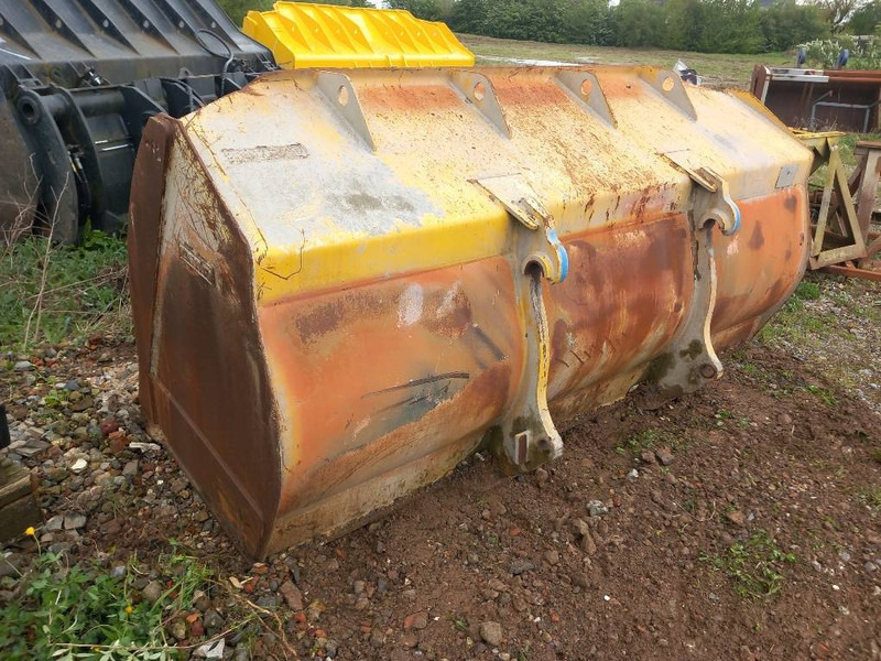 Komatsu WA380-8 QC & Bucket - Kopp - Ehitusmasinad: pilt 3 Komatsu WA380-8 QC & Bucket - Kopp - Ehitusmasinad: pilt 3