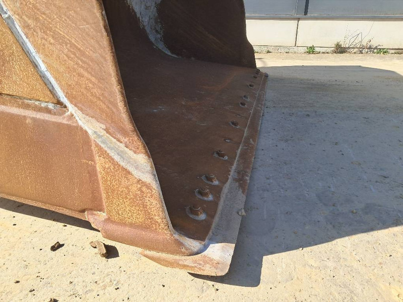 Komatsu WA475-10E0 - Rataslaadur: pilt 2 Komatsu WA475-10E0 - Rataslaadur: pilt 2