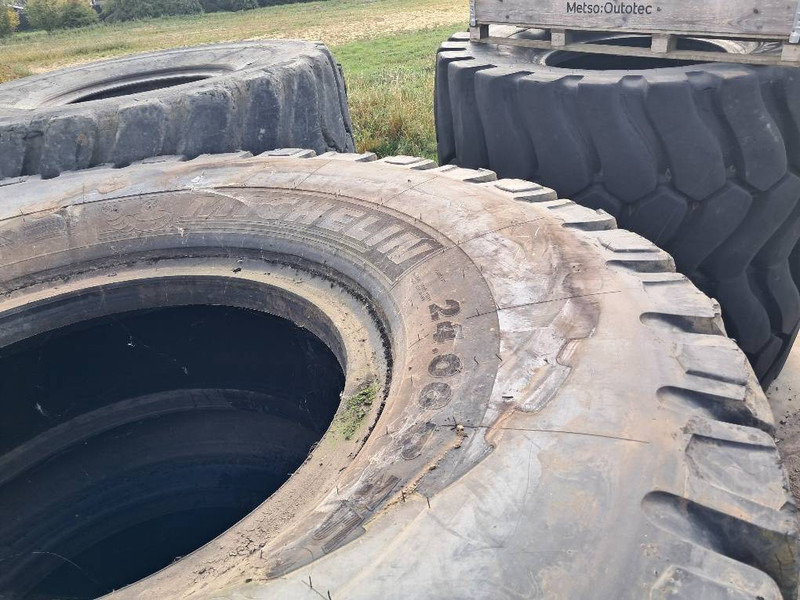Michelin Xtra Load Grip 24.00R35 - Rehvid ja veljed - Ehitusmasinad: pilt 3 Michelin Xtra Load Grip 24.00R35 - Rehvid ja veljed - Ehitusmasinad: pilt 3