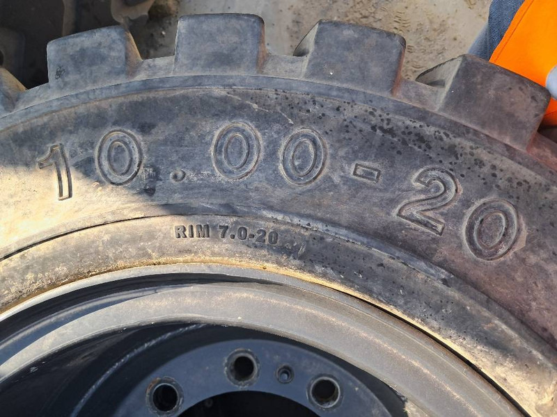 Trelleborg Excavator 10.00-20 SOLID (8 tyres) - Rehvid ja veljed - Ehitusmasinad: pilt 5 Trelleborg Excavator 10.00-20 SOLID (8 tyres) - Rehvid ja veljed - Ehitusmasinad: pilt 5
