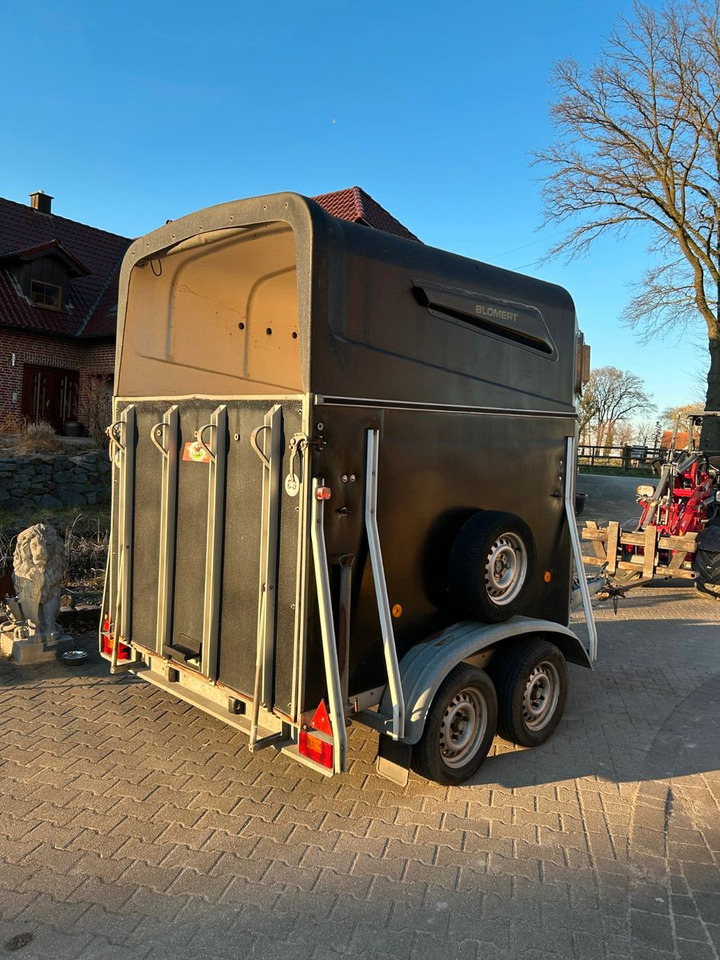 Blomert Vollpoly 2 Pferde mit Sattelkammer - Hobutreiler: pilt 5 Blomert Vollpoly 2 Pferde mit Sattelkammer - Hobutreiler: pilt 5