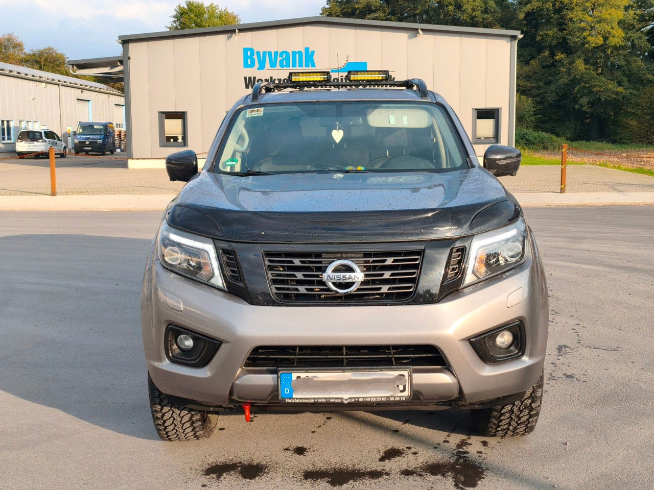 Nissan Navara NP300 N-Guard Double Cab 4x4 - Maastur: pilt 2 Nissan Navara NP300 N-Guard Double Cab 4x4 - Maastur: pilt 2