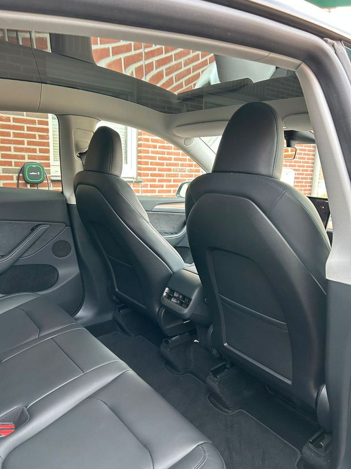 Sedaan Tesla Model Y Hinterradantrieb RWD: pilt 43