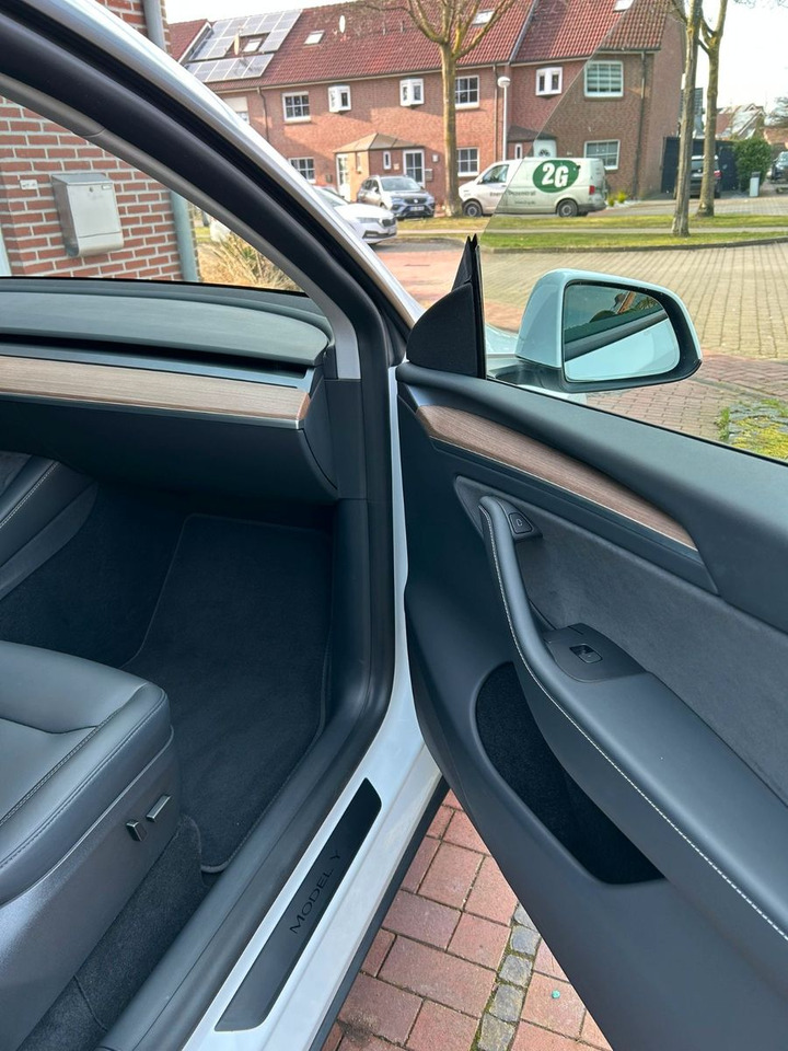 Sedaan Tesla Model Y Hinterradantrieb RWD: pilt 27